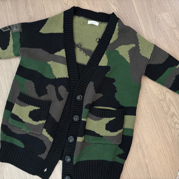 상태최상 합한 밀리터리 카모패턴 고급니트 가디건 여성 프리
