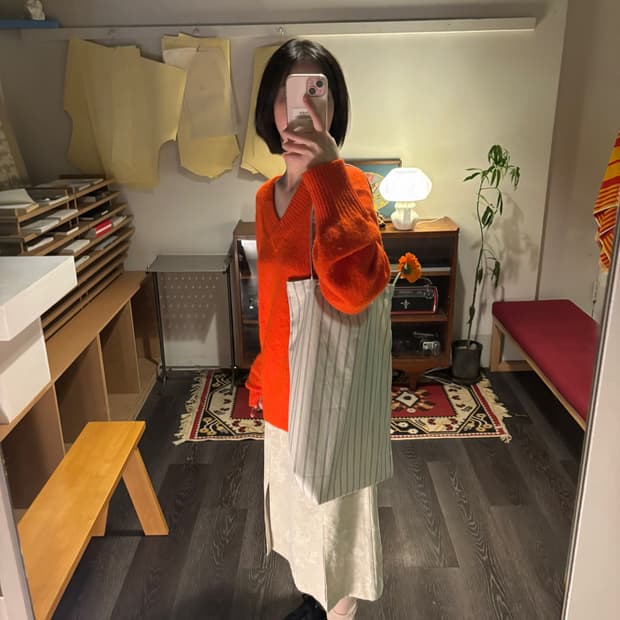 아르켓 울 블렌드 브이넥 스웨터