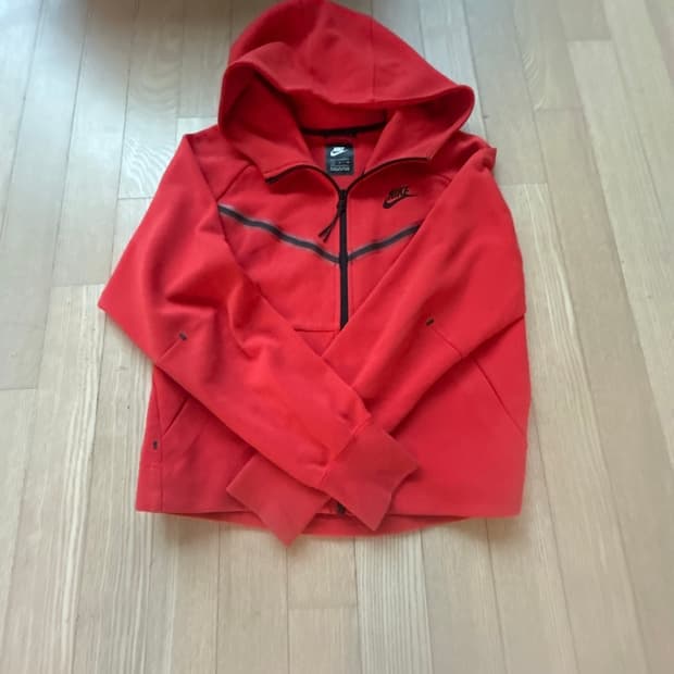 나이키 레드 테크팩