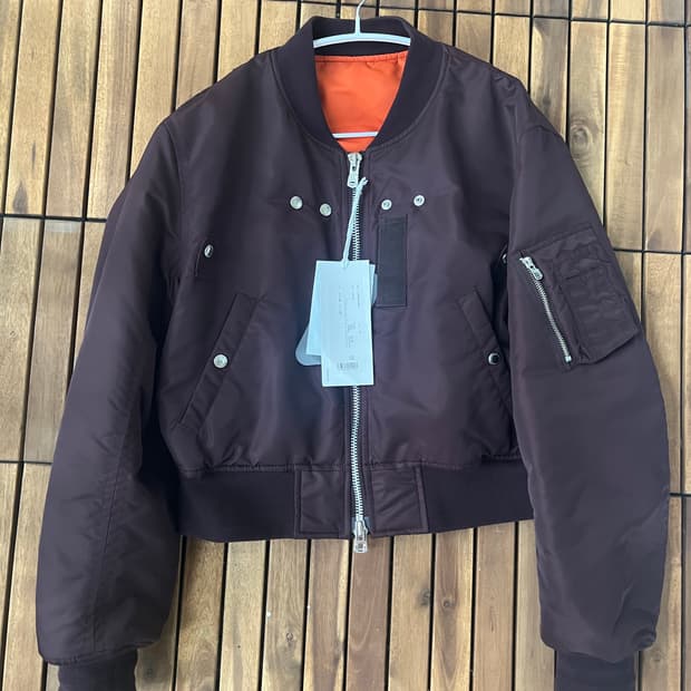 솔로이스트 크롭 봄버자켓 마룬