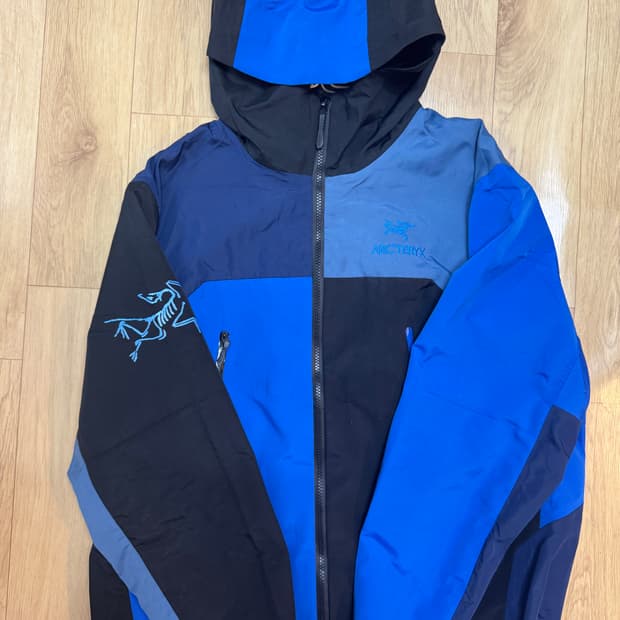 아크테릭스 바람막이 자켓 L