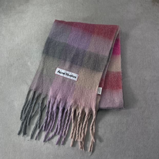 아크네스튜디오 모헤어 핑크 머플러