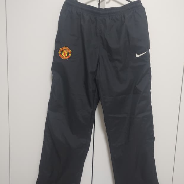 나이키 맨체스터 유나이티드 트레이닝 바지  -L사이즈