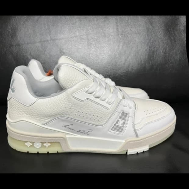 루이비통 남성 트레이너 스니커즈 7.5사이즈 새상품