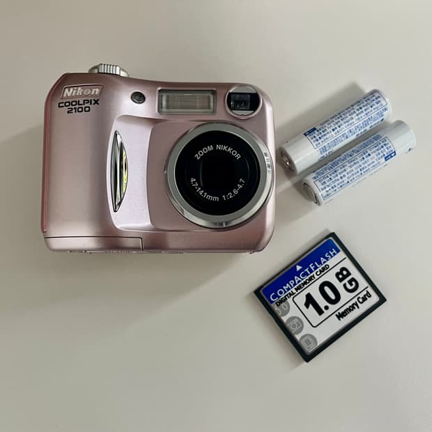 니콘 쿨픽스 2100 핑크 + 1GB 메모리카드