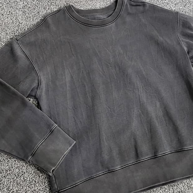 어텐션로우 피그먼트 맨투맨