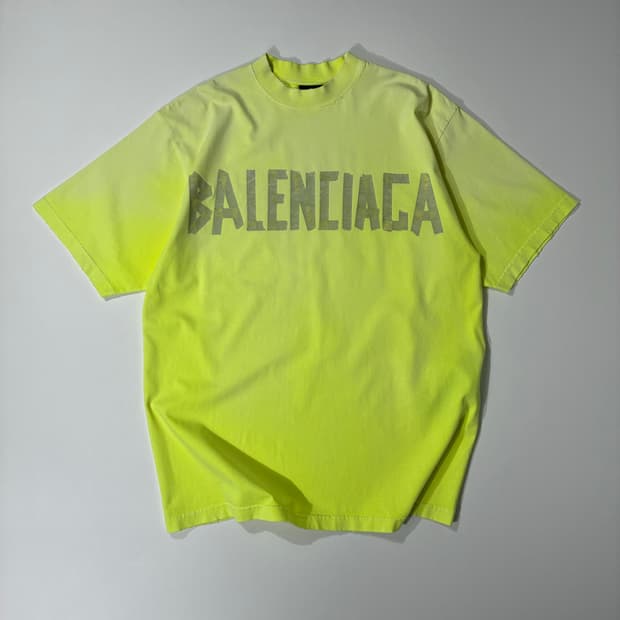 발렌시아가 테이프 타입 미디엄 핏 티셔츠 형광 XS사이즈