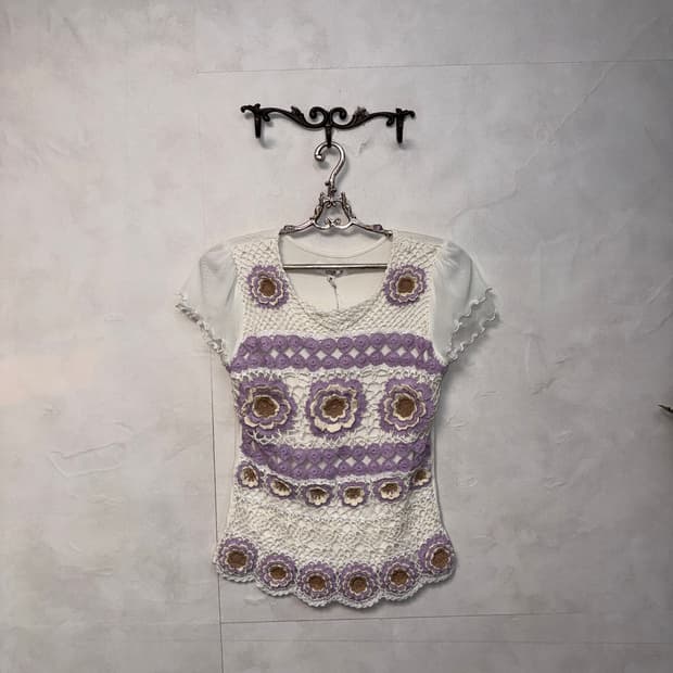 Maliani white purple flower crochet bl