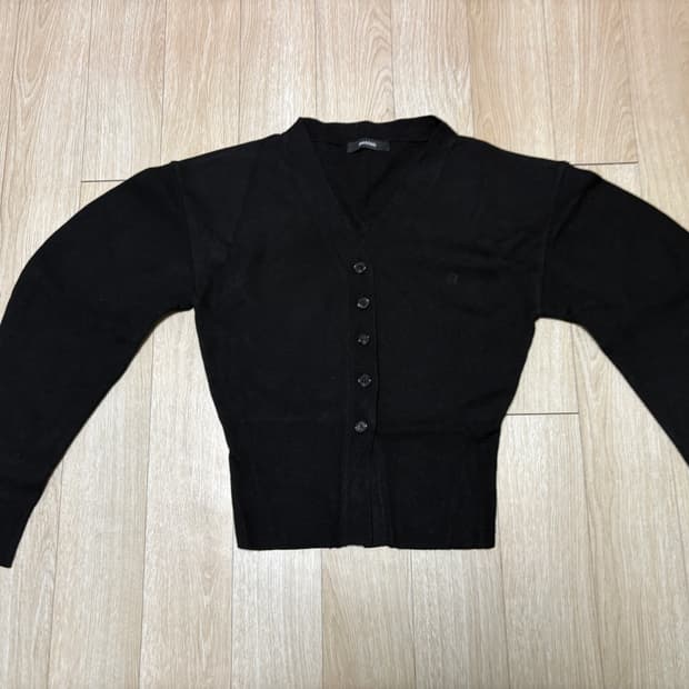 다이애그널 라운드 실루엣 가디건 블랙