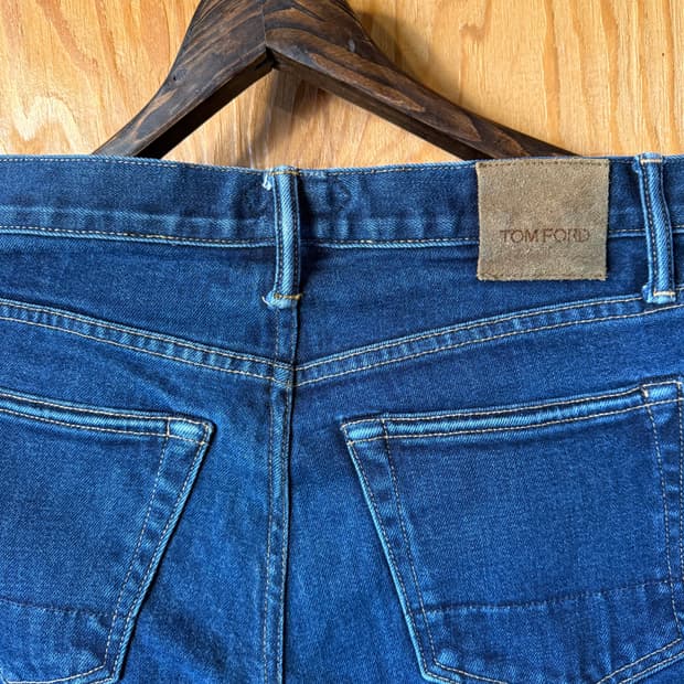 톰포드 청바지 판매 합니다.