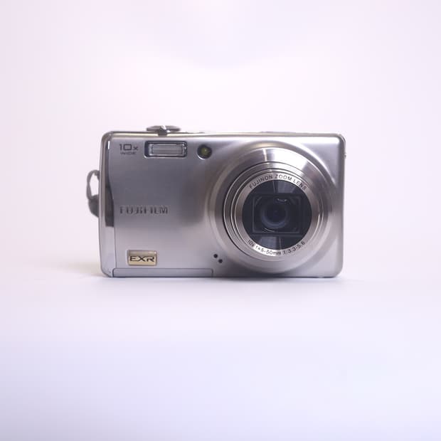 후지필름 파인픽스 F70 EXR 실버 (이체 시 2만원 할인)