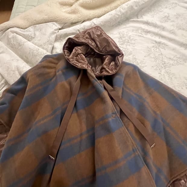 Herno 리조트 울 체크 케이프 패딩