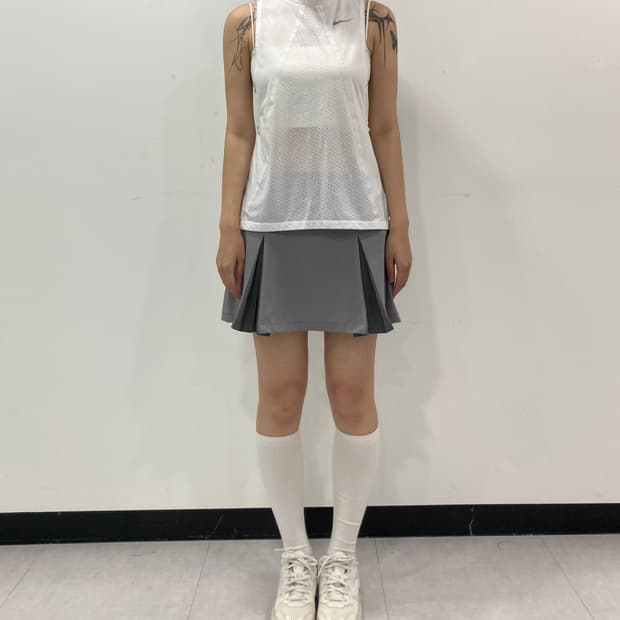 Hidden pleated mini sk