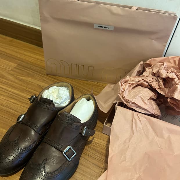 미우미우의 처치스 로퍼