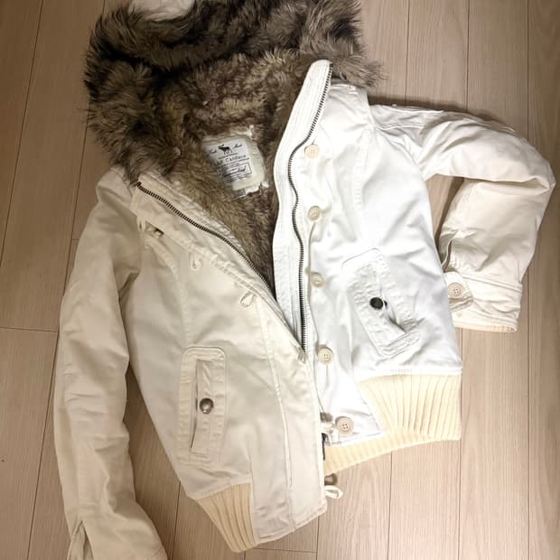 A&F fur hood jumper