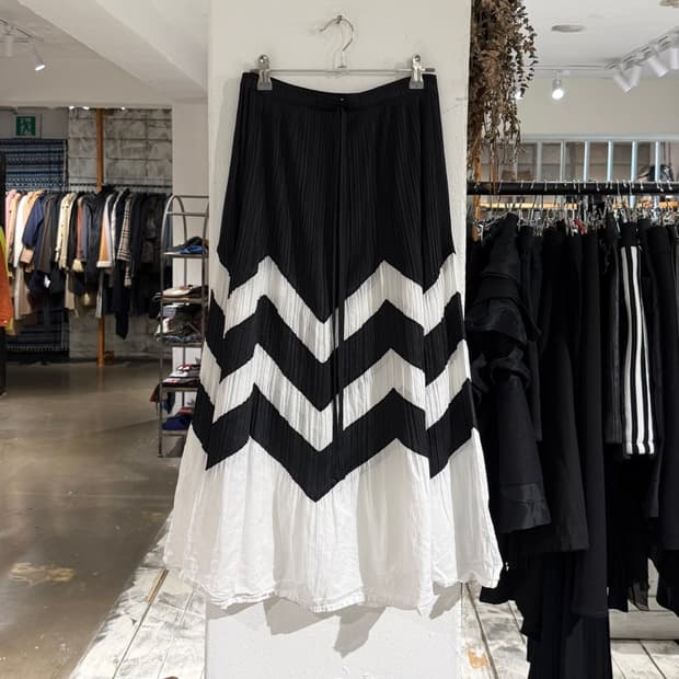 플리츠플리즈 화이트 블랙 플리츠 롱 스커트 