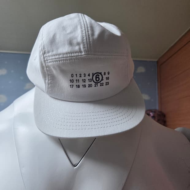 메종마르지엘라 여성 볼캡 모자