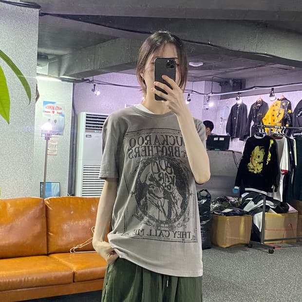 버커루 빅로고 스컬 카키 반팔티 B1356