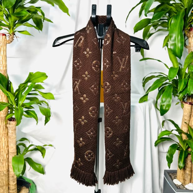 루이비통 로고마니아 샤인 스카프 머플러
