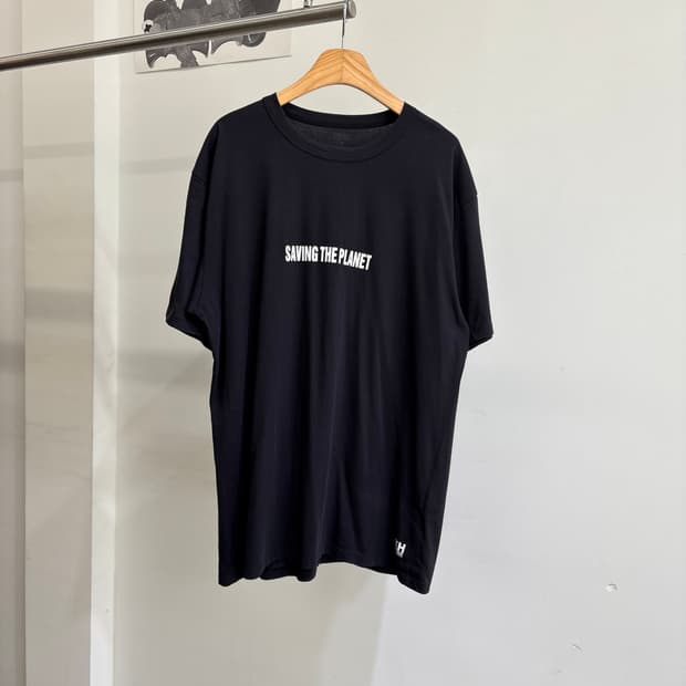 SAVING THE PLANET 반팔티셔츠