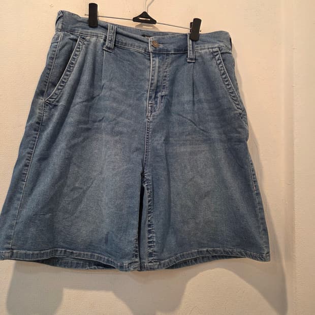 트루릴리젼 데님반바지