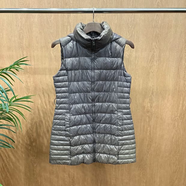 막스마라 위켄드 롱 다운 베스트 후드 탈부착 사이드 포켓 디테일 그레이