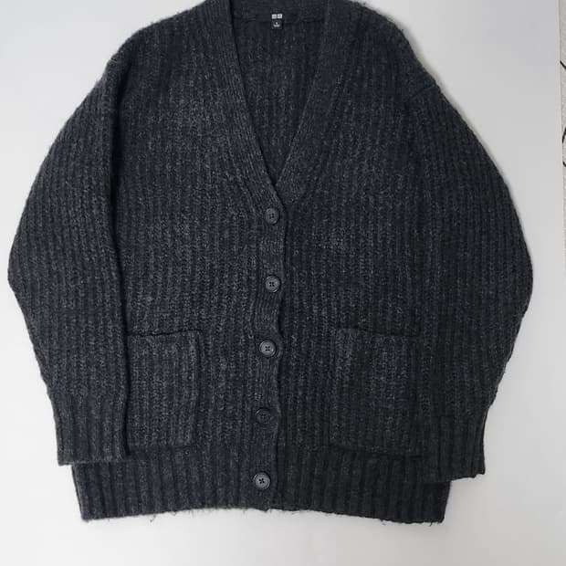 유니클로  회색니트