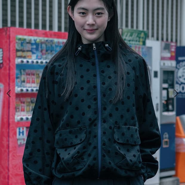 도트 프릴 후디드 윈드브레이커 점퍼