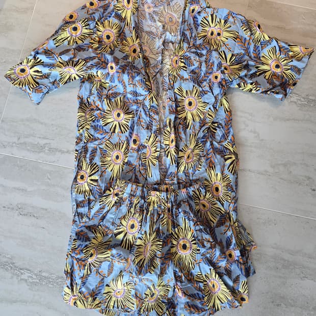 휴양지 커플룩 팝니다