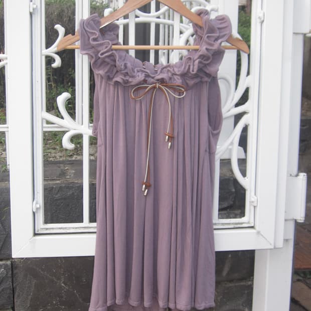 vintage pleated sleeveless