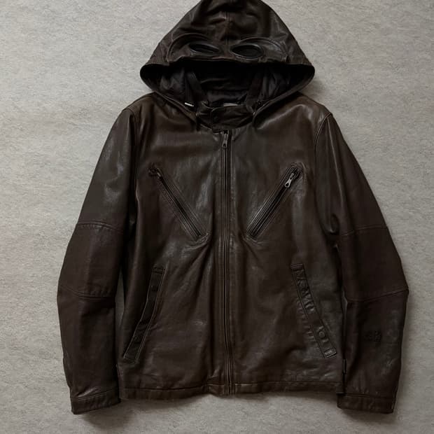 CP컴퍼니 고글 램스킨 레더자켓