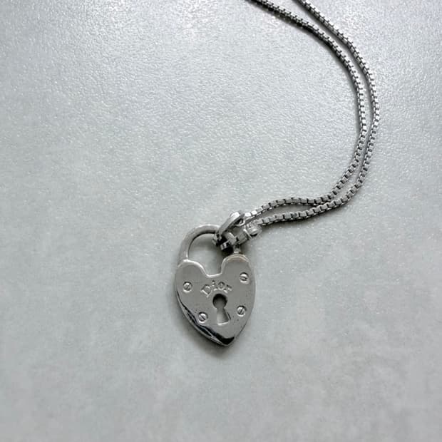 크리스챤디올 하트락 목걸이