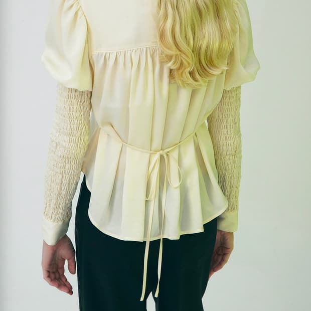 김미더영 스모크 퍼프 블라우스 레몬 