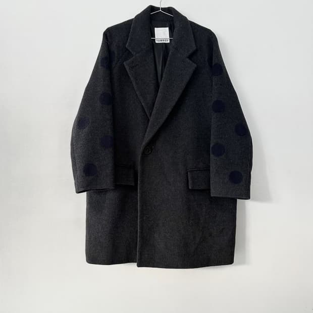 TOMBOY dot point midi coat / grey