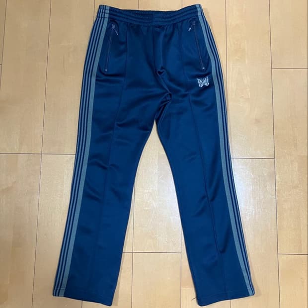 니들스 트랙 팬츠 폴리 스무스 네이비 내로우 핏