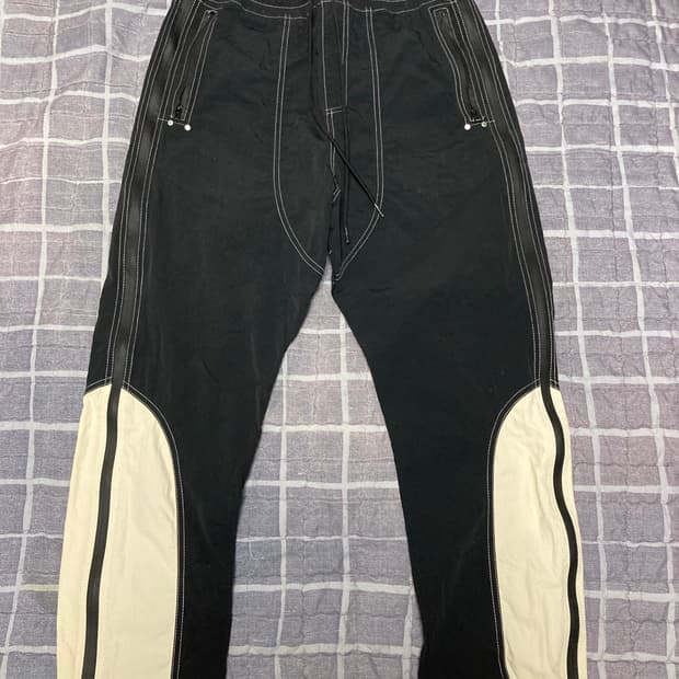 트윌엠케이 나일론 팬츠 L사이즈 팝니다