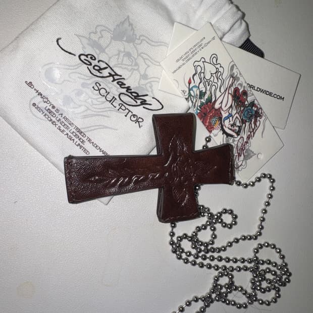 스컬프터 에드하디 콜라보 십자가 가죽 목걸이 브라운