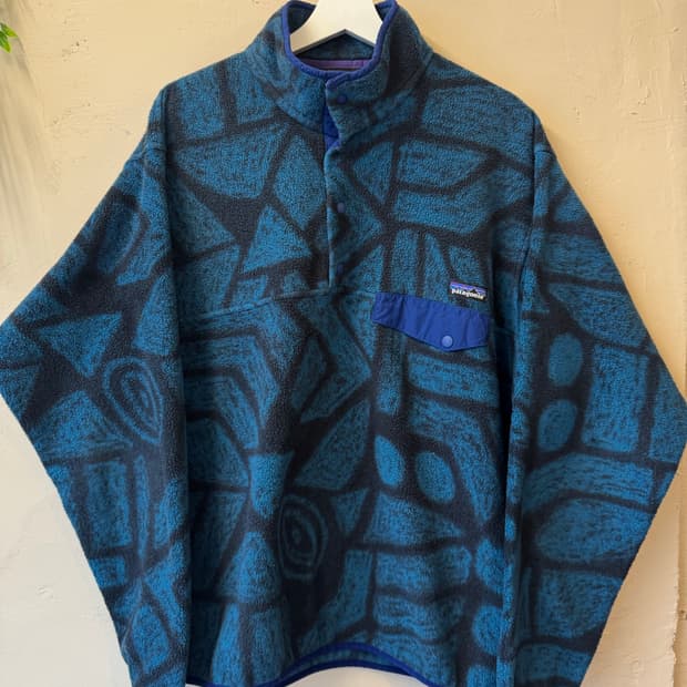 파타고니아 신칠라 블루 스톤 아즈텍 패턴 L