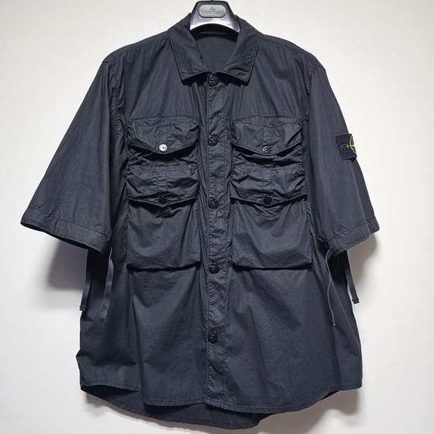 스톤아일랜드 스트레치 코튼 텔라 파라슈트 와펜 반팔셔츠