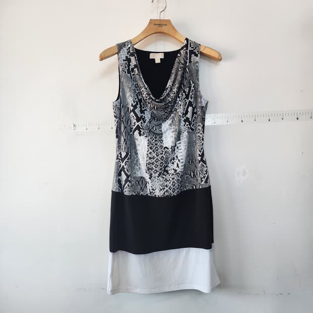 마이클코어스 블랙 화이트 원피스