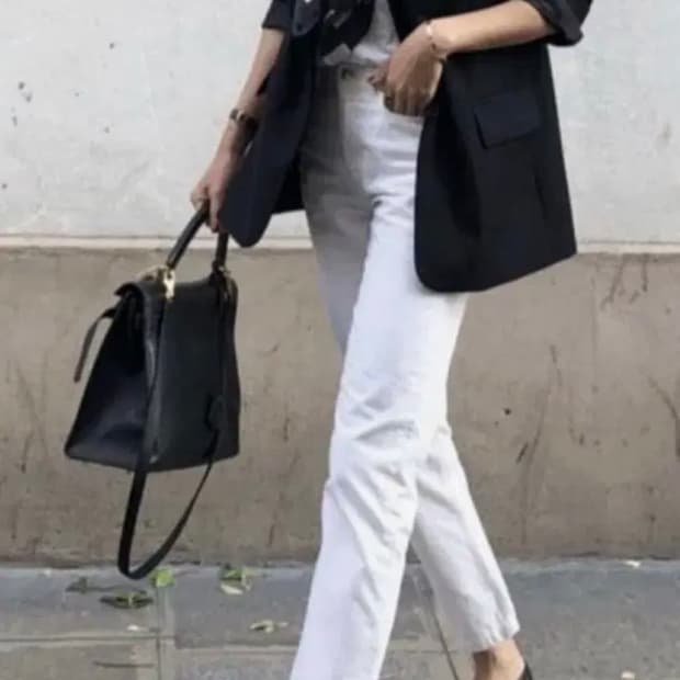 아크네화이트데님