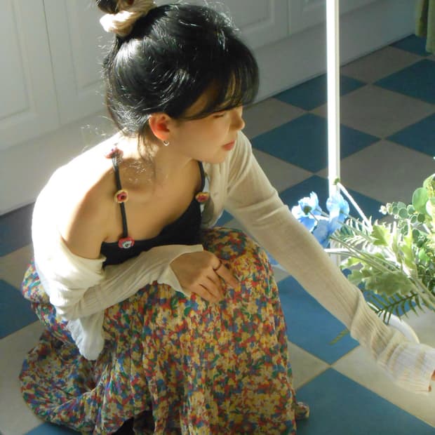 블랙 꽃방울 뜨개 끈나시