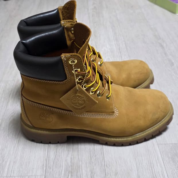 팀버랜드 6인치 프리미엄 부츠 누벅(265~270)