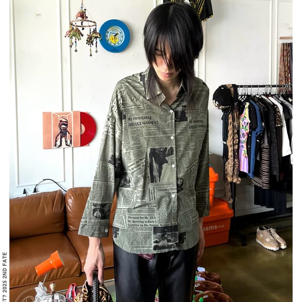 90-00s CANIDY Newspaper Graphic Shirt