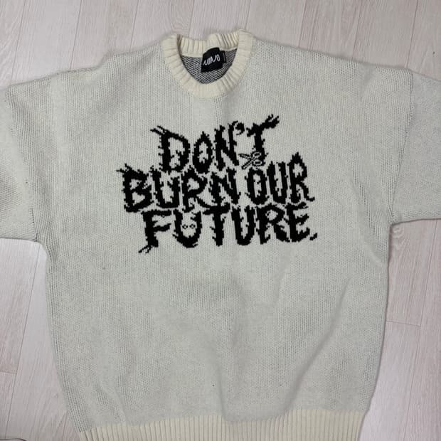 아조바이아조 니트