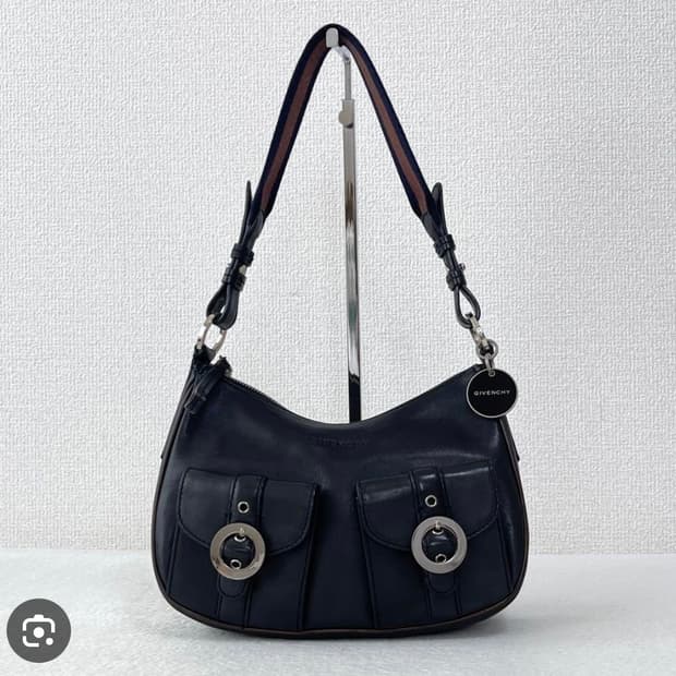 지방시 레더 크로스백