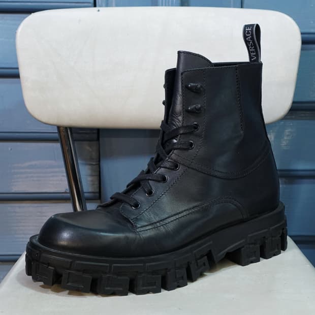 베르사체 그레카 포르티코 레더 부츠