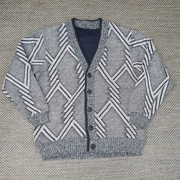 심플한 브이넥 니트 가디건 남자105