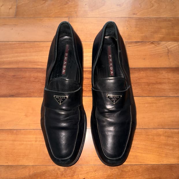 삼각 로고 로퍼