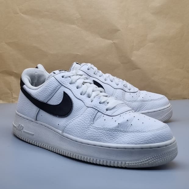 나이키 에어포스1 07 흰검 남성운동화 270
